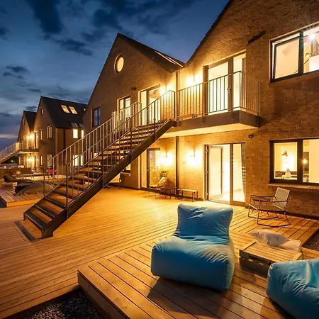Apartment Rooftop Garden Acht *