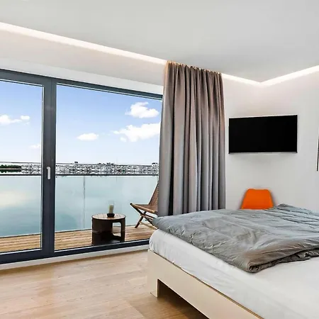 Rooftop Garden Acht Apartment